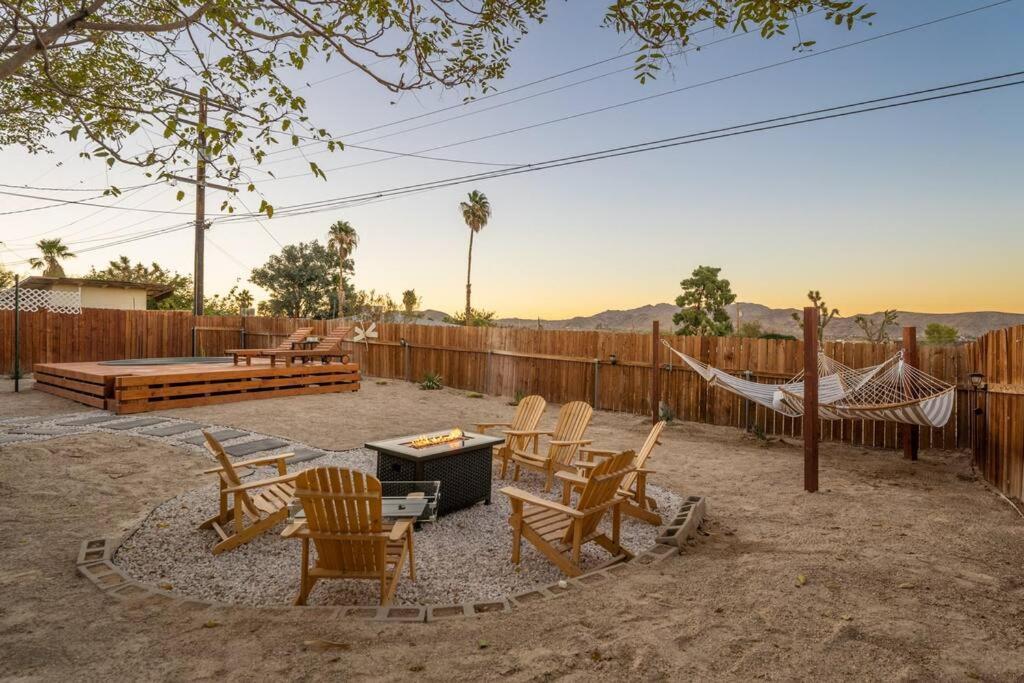Palm Vista Retreat *Hot Tub/Cowboy Pool/Hammocks* Villa Joshua Tree Exteriör bild