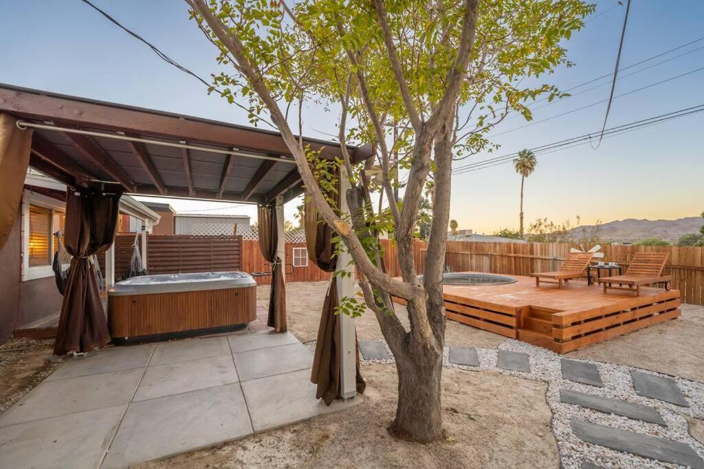 Palm Vista Retreat *Hot Tub/Cowboy Pool/Hammocks* Villa Joshua Tree Exteriör bild