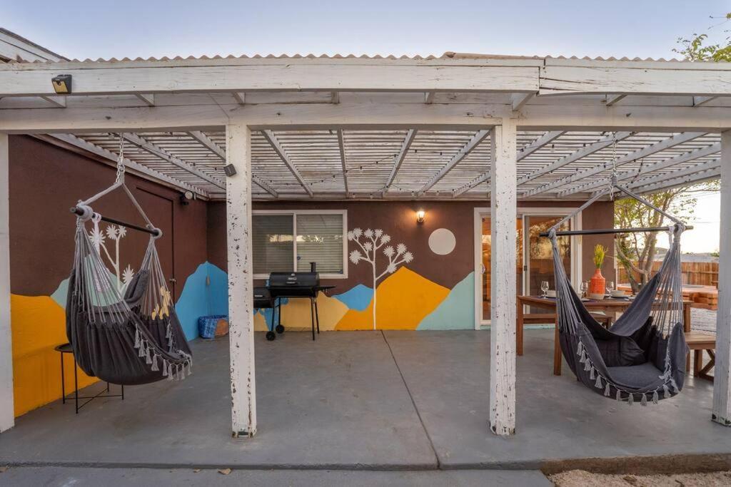 Palm Vista Retreat *Hot Tub/Cowboy Pool/Hammocks* Villa Joshua Tree Exteriör bild